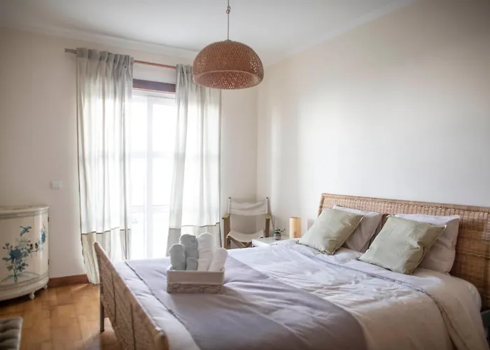 Middle Of The Bay 2 Bedroom Ferrel (Leiria)