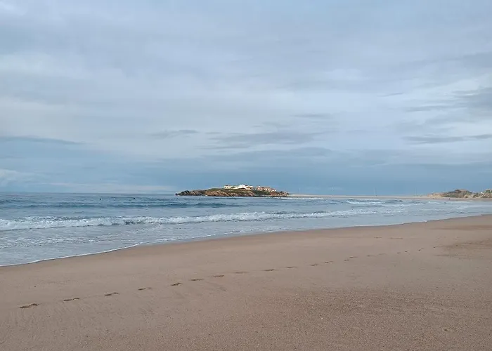 Middle Of The Bay 2 Bedroom * Ferrel (Leiria)